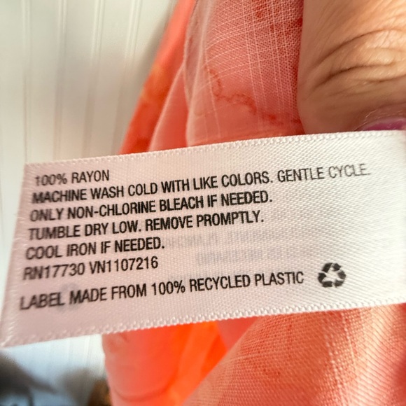 Ava & Viv Coral Floral Blouse Size 2X - Picture 5 of 5